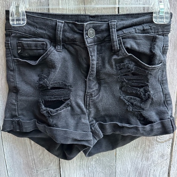 Juniors Kancan Black Distressed Cuffed Denim Shorts Size 24 2.5” Inseam - Picture 1 of 5